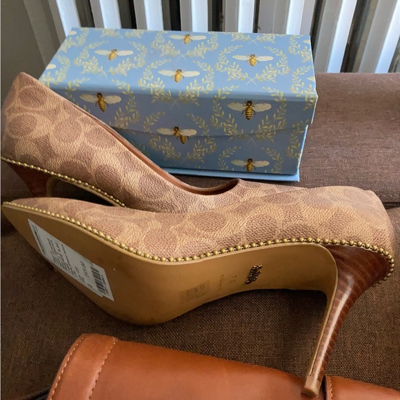 Coach leather high heels 7.5 - Picture 15 of 15